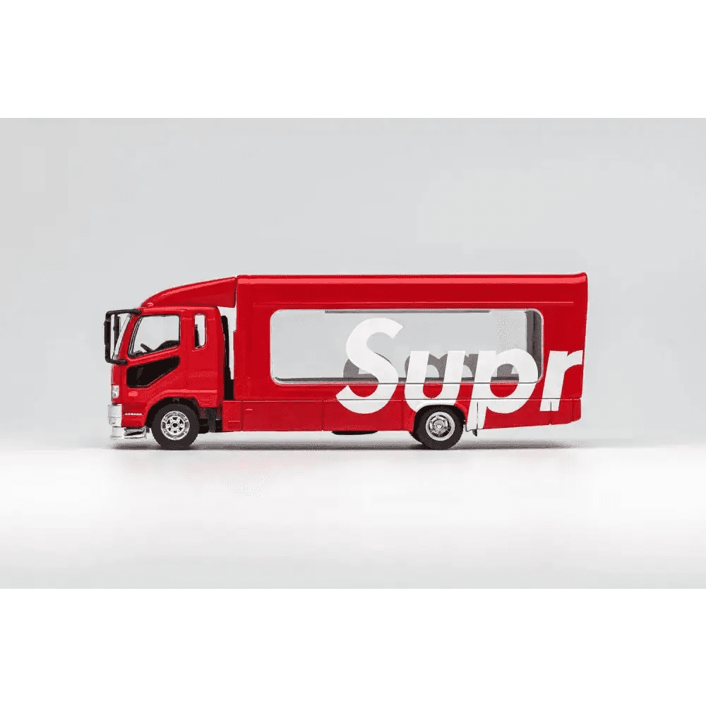 GCD 1:64 Mitsubishi Fuso Outriggers Raised Truck “Supreme”