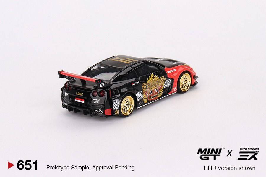 PRE-ORDER Mini GT 1:64 LB-Silhouette WORKS GT NISSAN 35GT-RR Ver.1 “BARONG” MGT00651-R