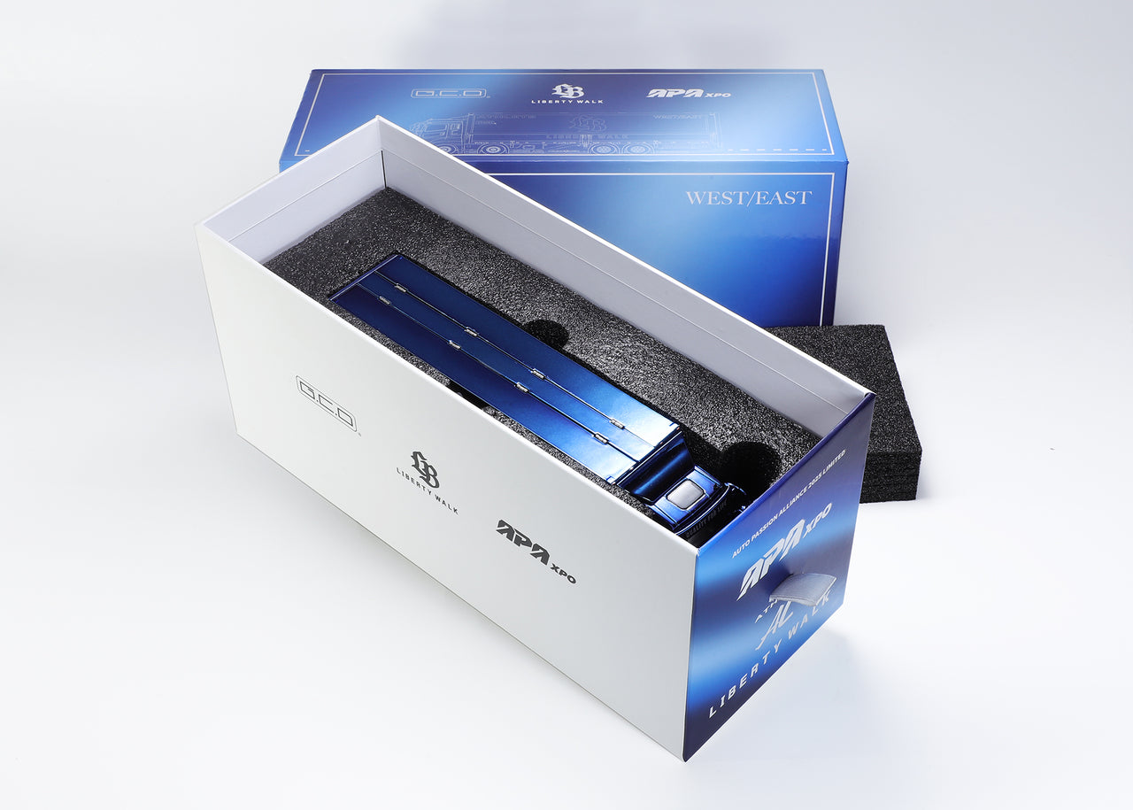 PRE-ORDER GCD 1:64 Liberty Walk LB-Trucks Mitsubishi Fuso Super Great Transporter LBWK – Chrome Blue