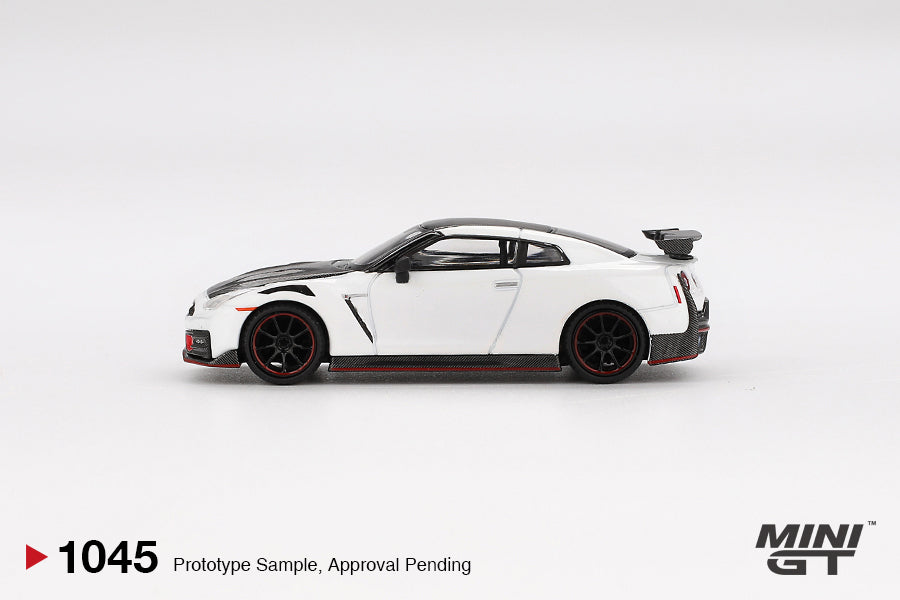 PRE-ORDER MINI GT 1:64 Nissan GT-R Nismo 2024 Brilliant White Pearl MGT01045-R
