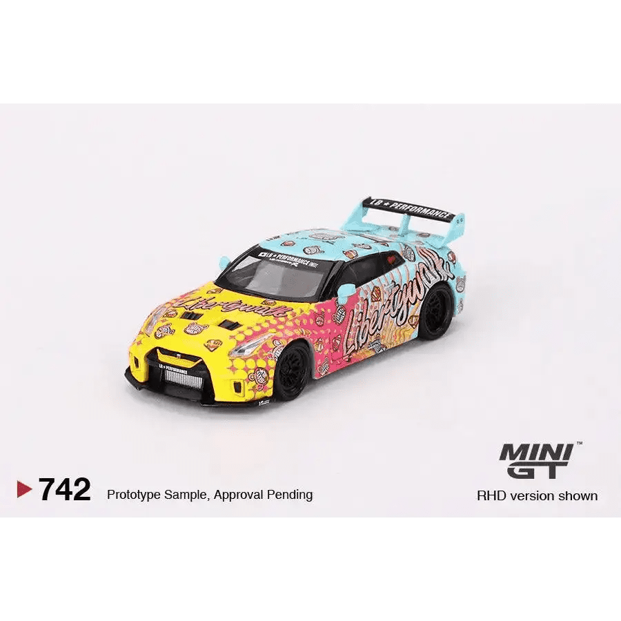 PRE-ORDER MINI GT 1:64 Nissan LB-Silhouette WORKS GT NISSAN 35GT-RR Ver.1 KUMA MGT00742-R