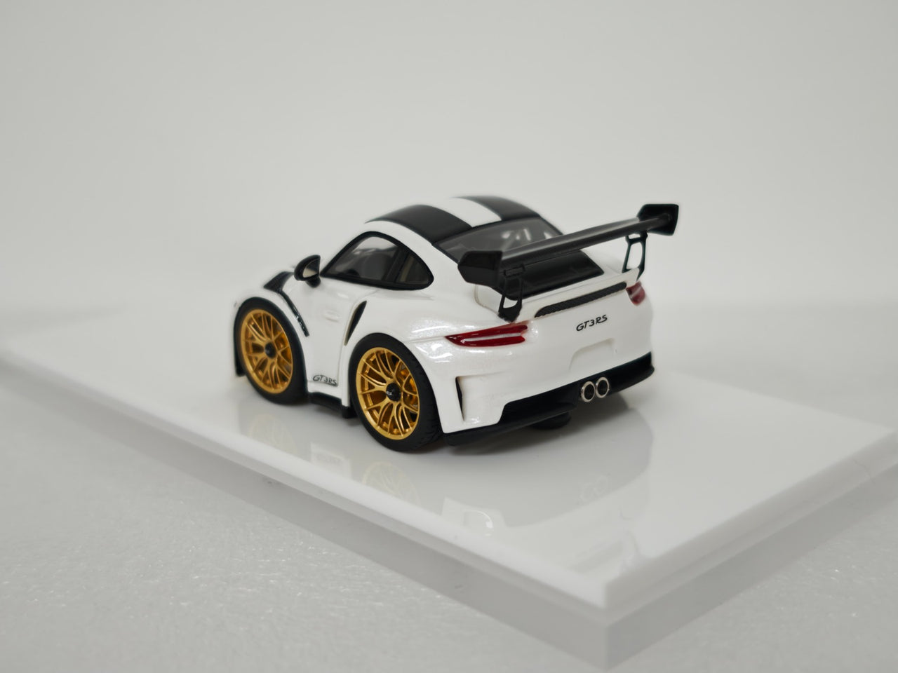 PRE-ORDER MINICRAFTSMAN 1:64 911 GT3RS Egg Car