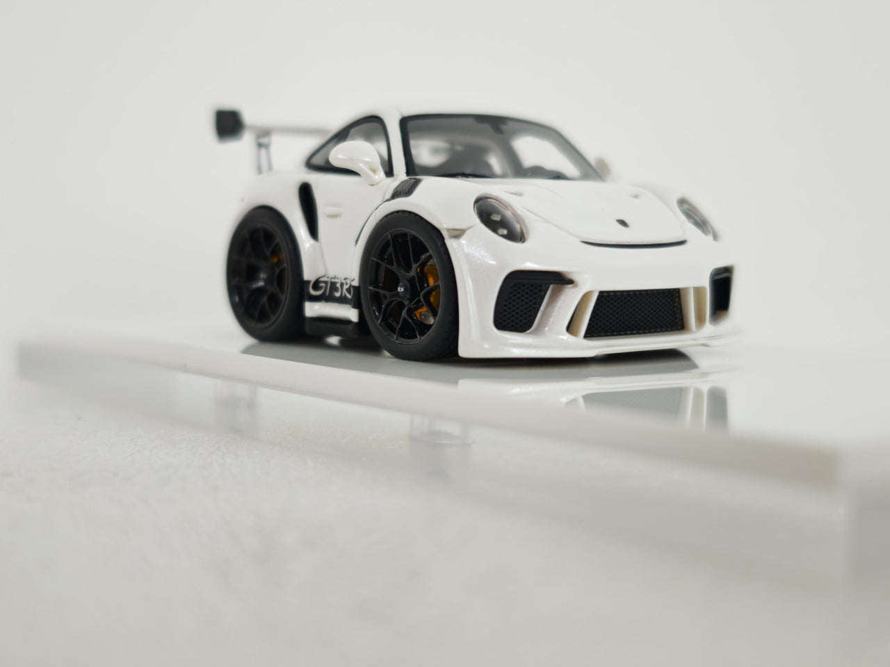 PRE-ORDER MINICRAFTSMAN 1:64 911 GT3RS Egg Car