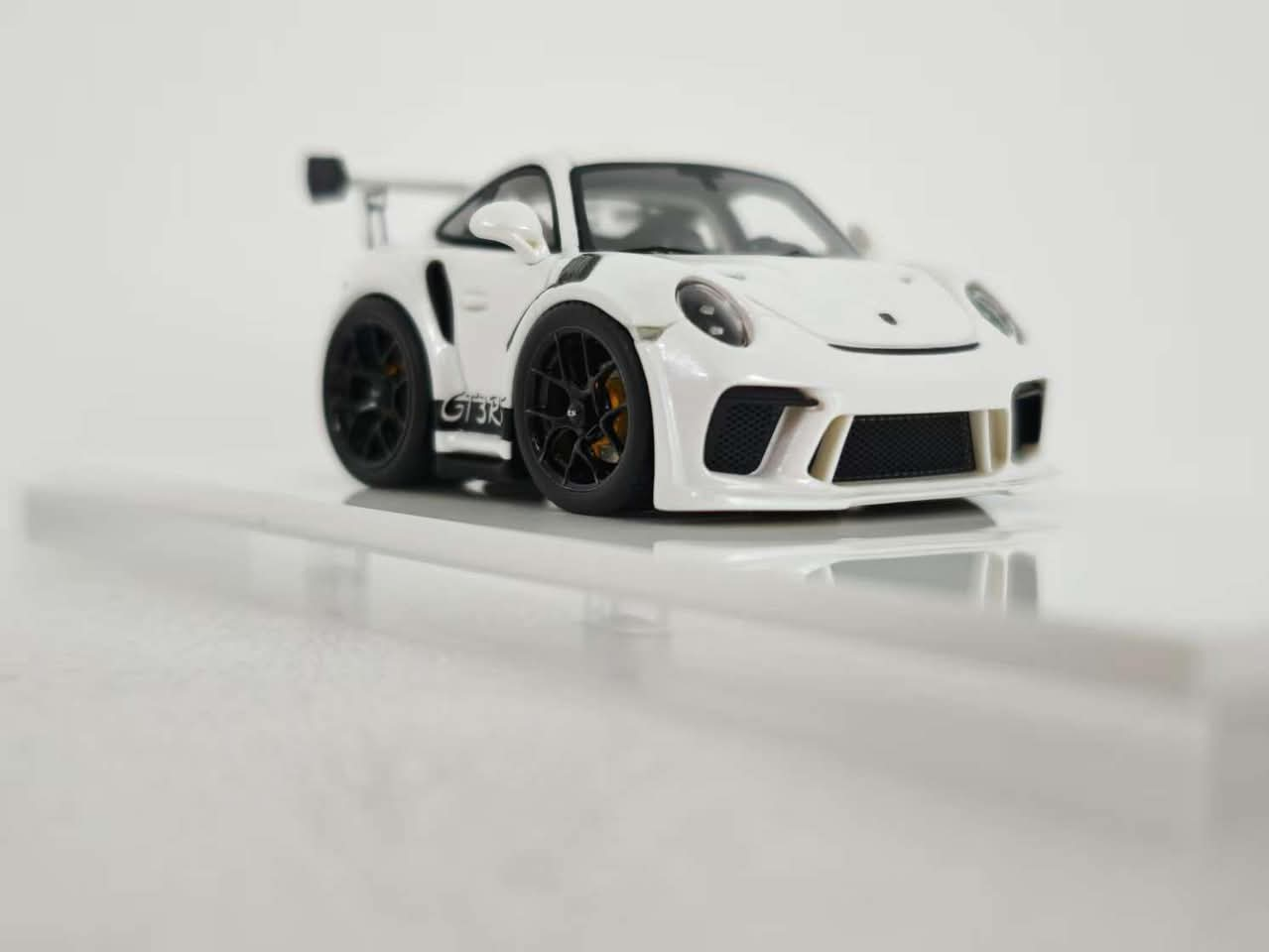 PRE-ORDER MINICRAFTSMAN 1:64 911 GT3RS Egg Car