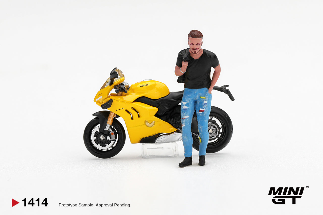 PRE-ORDER Mini GT 1:64 Ducati Panigale V4 S Giallo w/ figure MGT01414-L