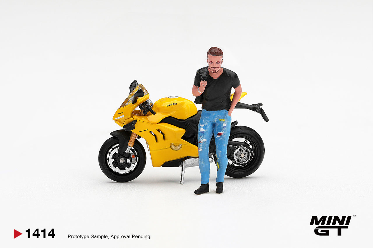 PRE-ORDER Mini GT 1:64 Ducati Panigale V4 S Giallo w/ figure MGT01414-L