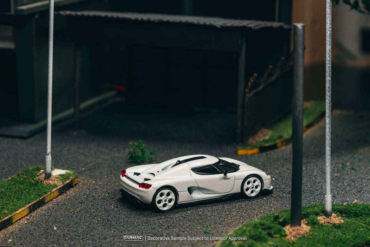 PRE-ORDER Tarmac Works 1:64 Koenigsegg CC850 White + Trading Cards Combo Set