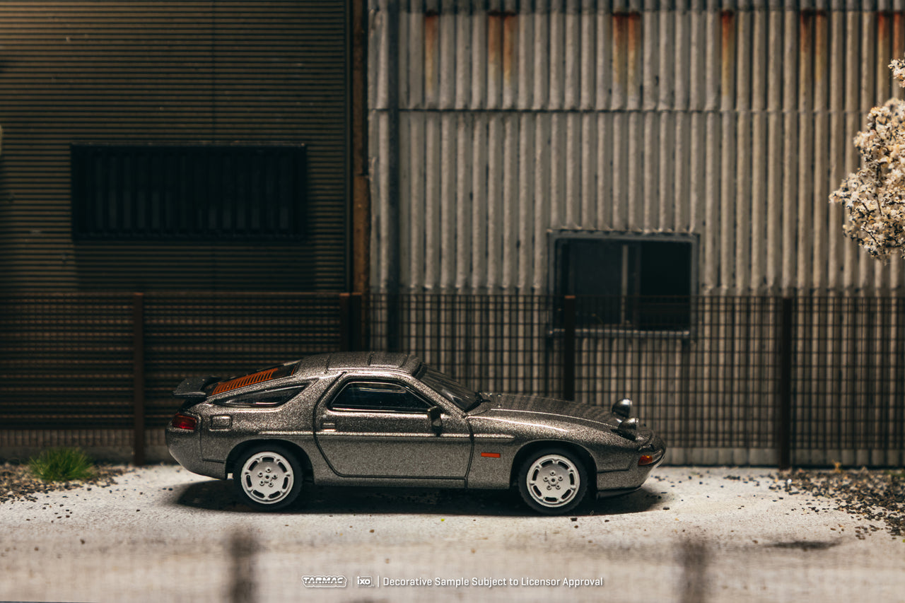 PRE-ORDER Tarmac Works 1:64 Porsche 928 S4, Grey Metallic