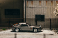 Thumbnail for PRE-ORDER Tarmac Works 1:64 Porsche 928 S4, Grey Metallic