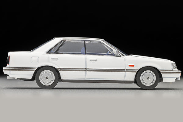 PRE-ORDER Tomica Limited Vintage Neo LV-N351a Nissan Skyline 4-door HT 1800 Passage white 1985 model