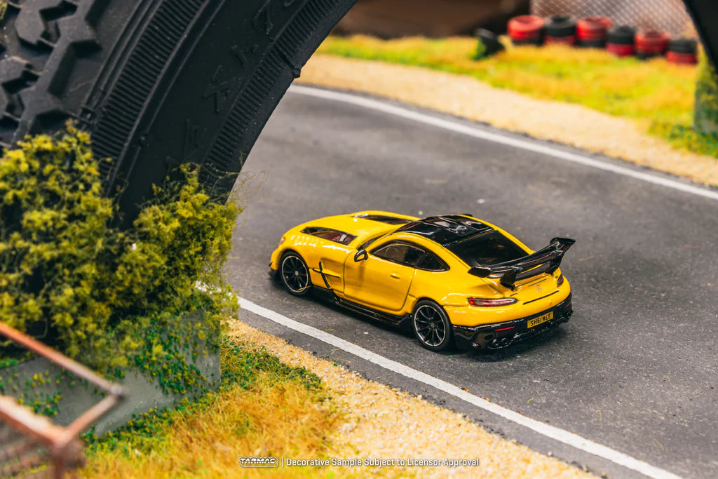 Tarmac Works 1:64 Mercedes-Benz AMG GT Black Series Shmee150