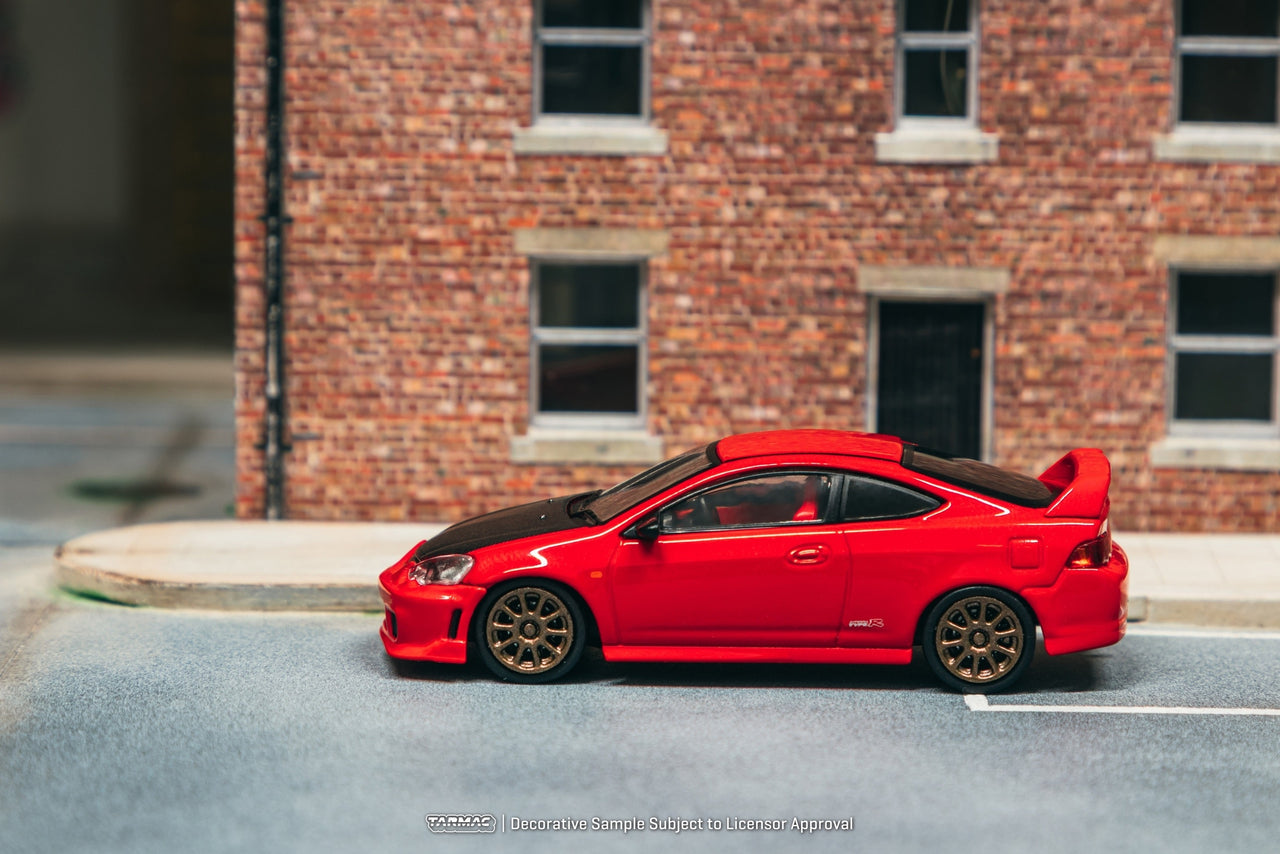 Tarmac Works 1:64 Honda Integra TYPE R DC5 Custom, Red T64R-TL022-RE
