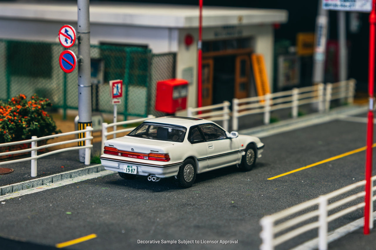 Tarmac Works 1:64 Honda Prelude BA4 White