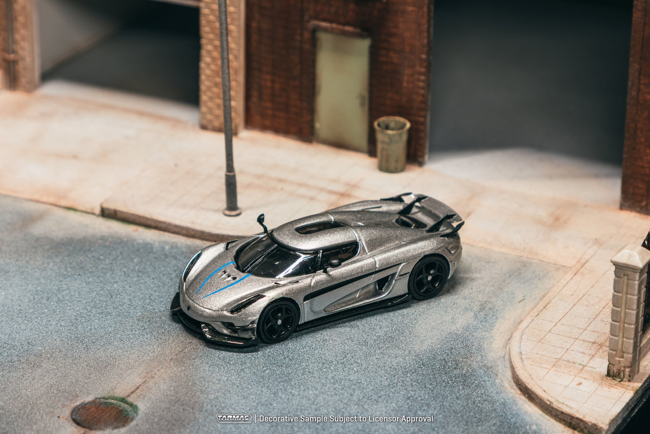 Tarmac Works 1:64 Koenigsegg Regera, Silver Metallic / Blue Accents w/ Trading Cards