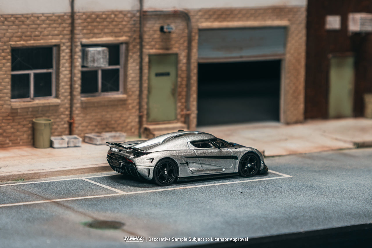 Tarmac Works 1:64 Koenigsegg Regera, Silver Metallic / Blue Accents w/ Trading Cards