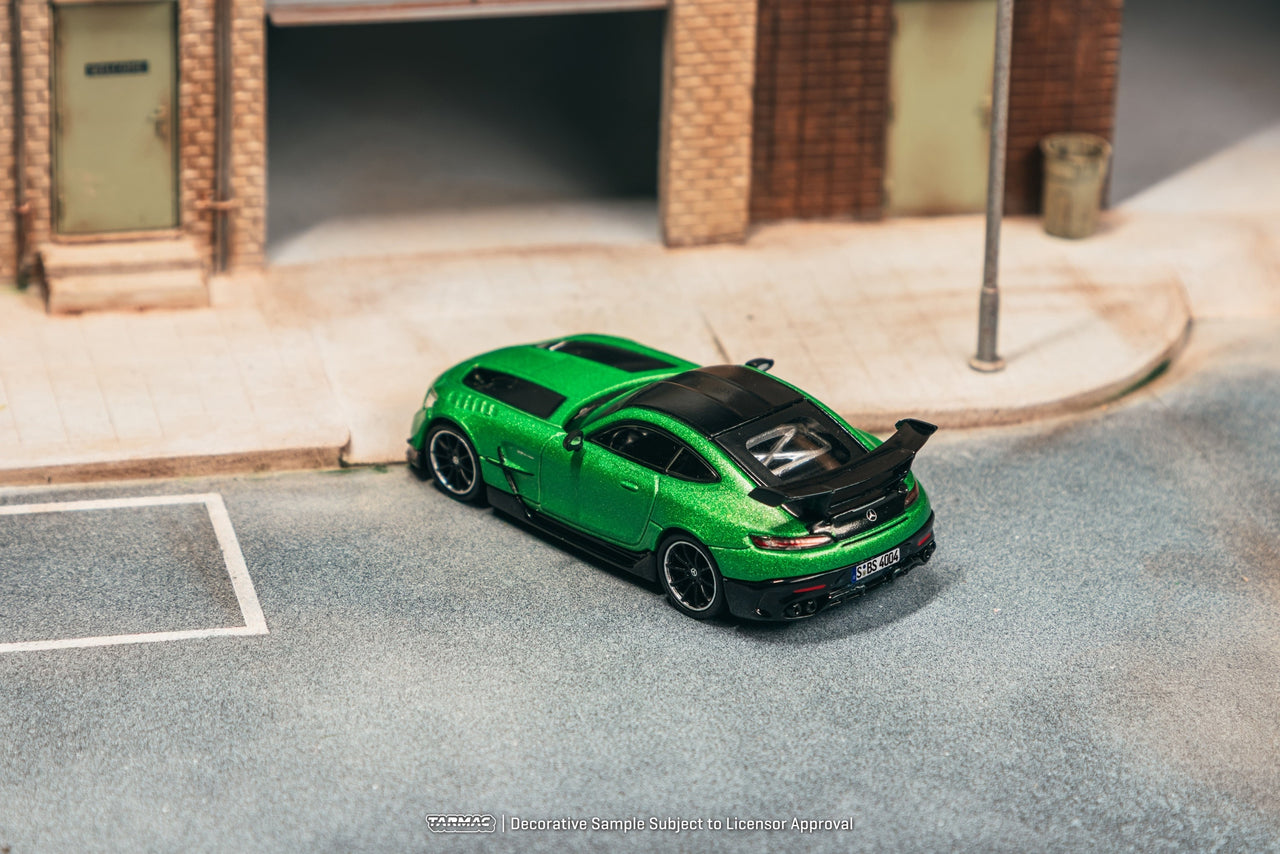 Tarmac Works 1:64 Mercedes-Benz AMG GT Black Series, Green
