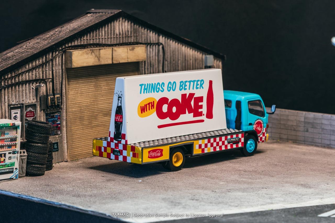 Tarmac Works 1:64 Mitsubishi Fuso Canter Coca Cola