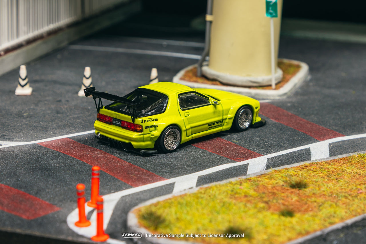 Tarmac Works 1:64 Pandem Mazda RX-7 FC3S, Yellow