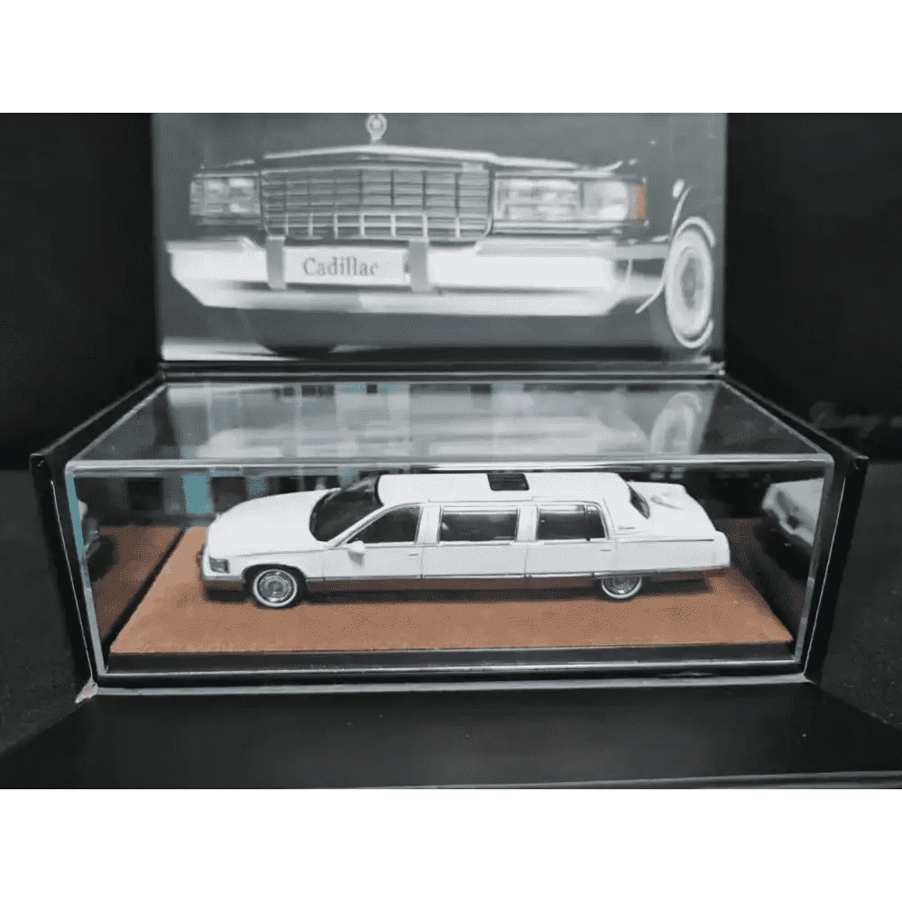 Modellino Cadillac Fleetwood 1/64 Bianco Edizione Estesa – Auto Pressofusa In Lega
