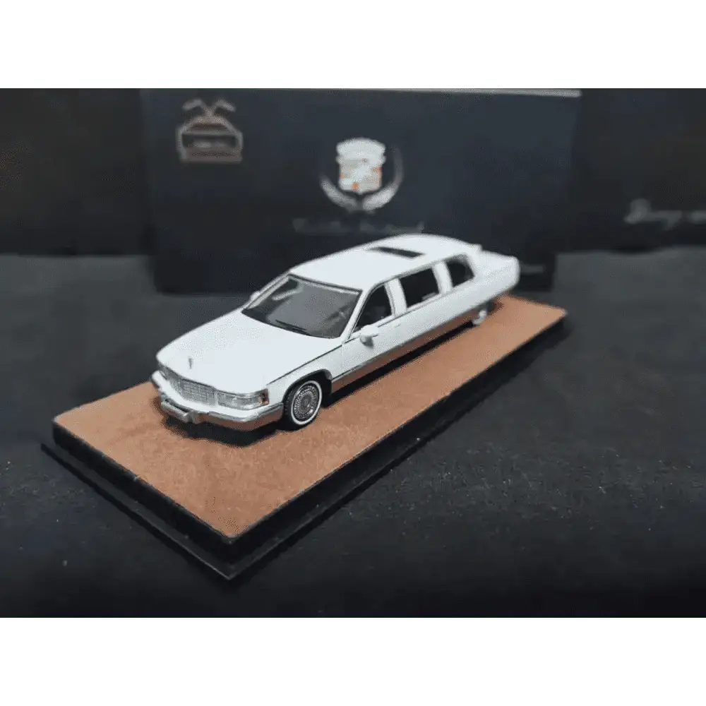 XG 1:64 Cadillac Fleetwood Limousine