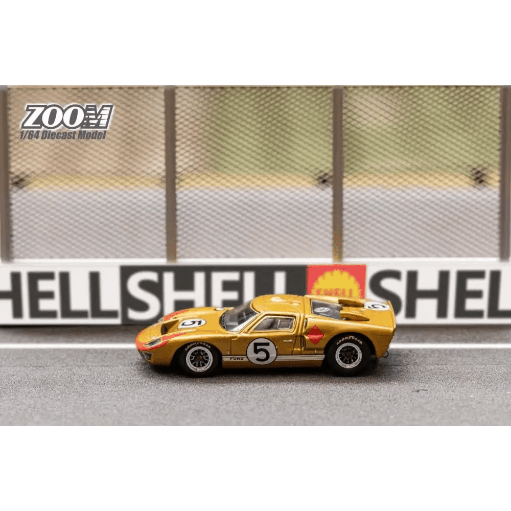 Zoom 1:64 Ford GT40 MK II LeMans Gold