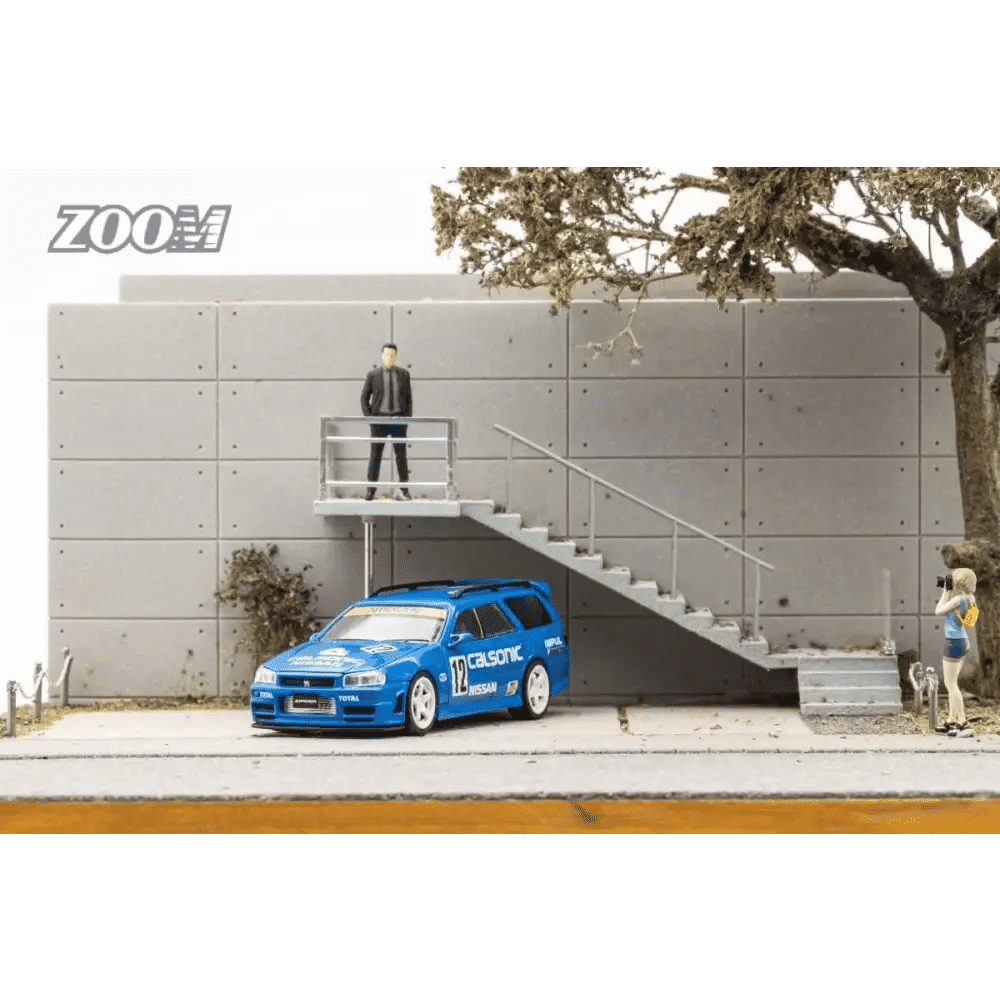 Zoom 1:64 Nissan Stagea w/R34 Front