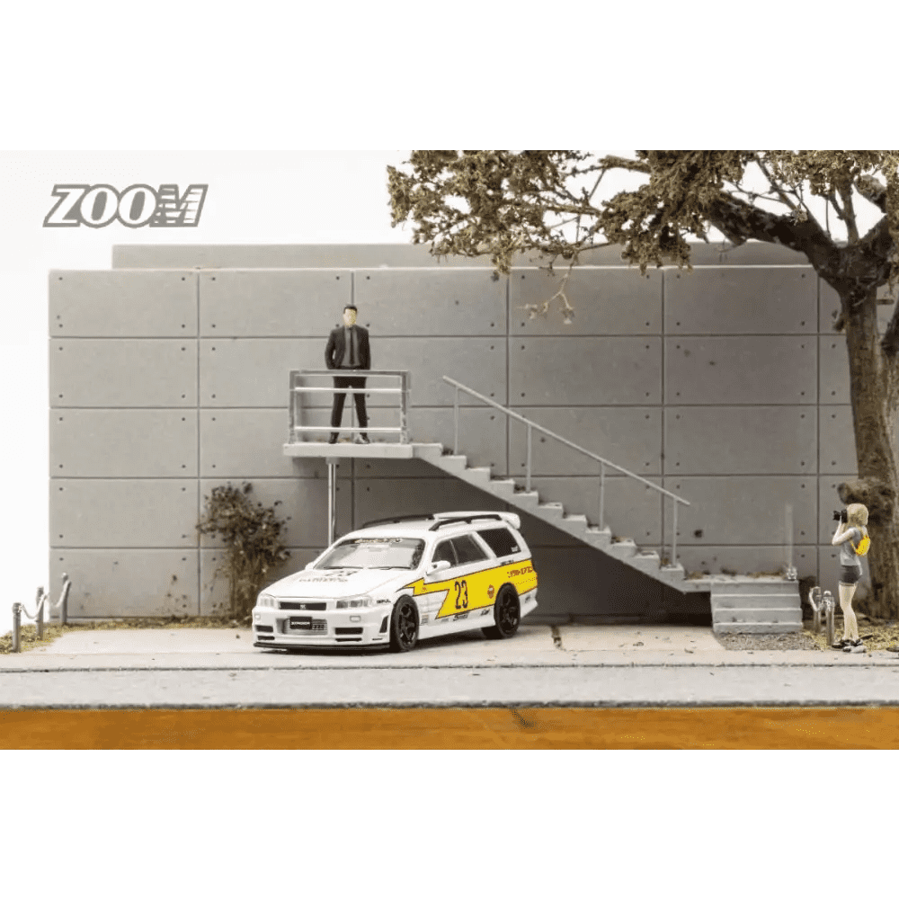 Zoom 1:64 Nissan Stagea w/R34 Front