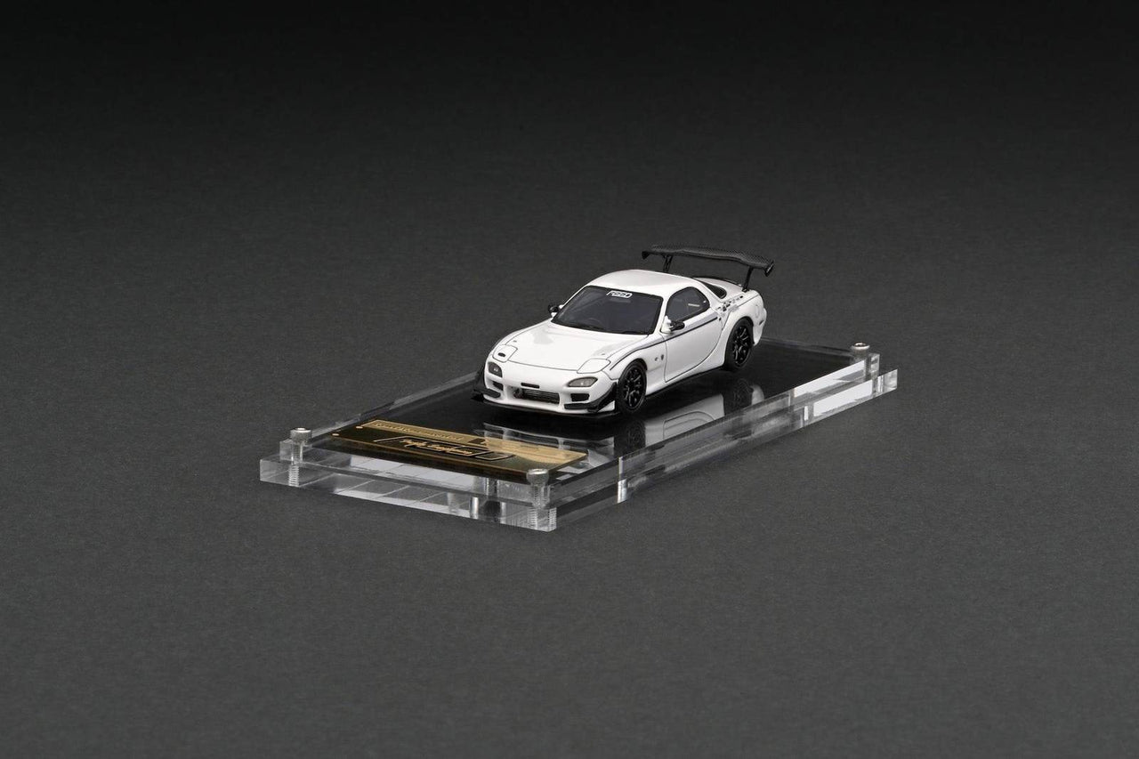 Ignition Model 1:64 Feed Mazda RX-7 FD3S White