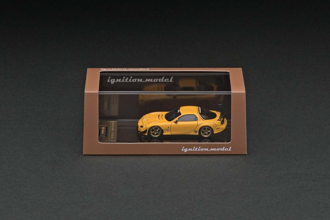Ignition Model 1:64 Feed Mazda RX-7 FD3S Yellow
